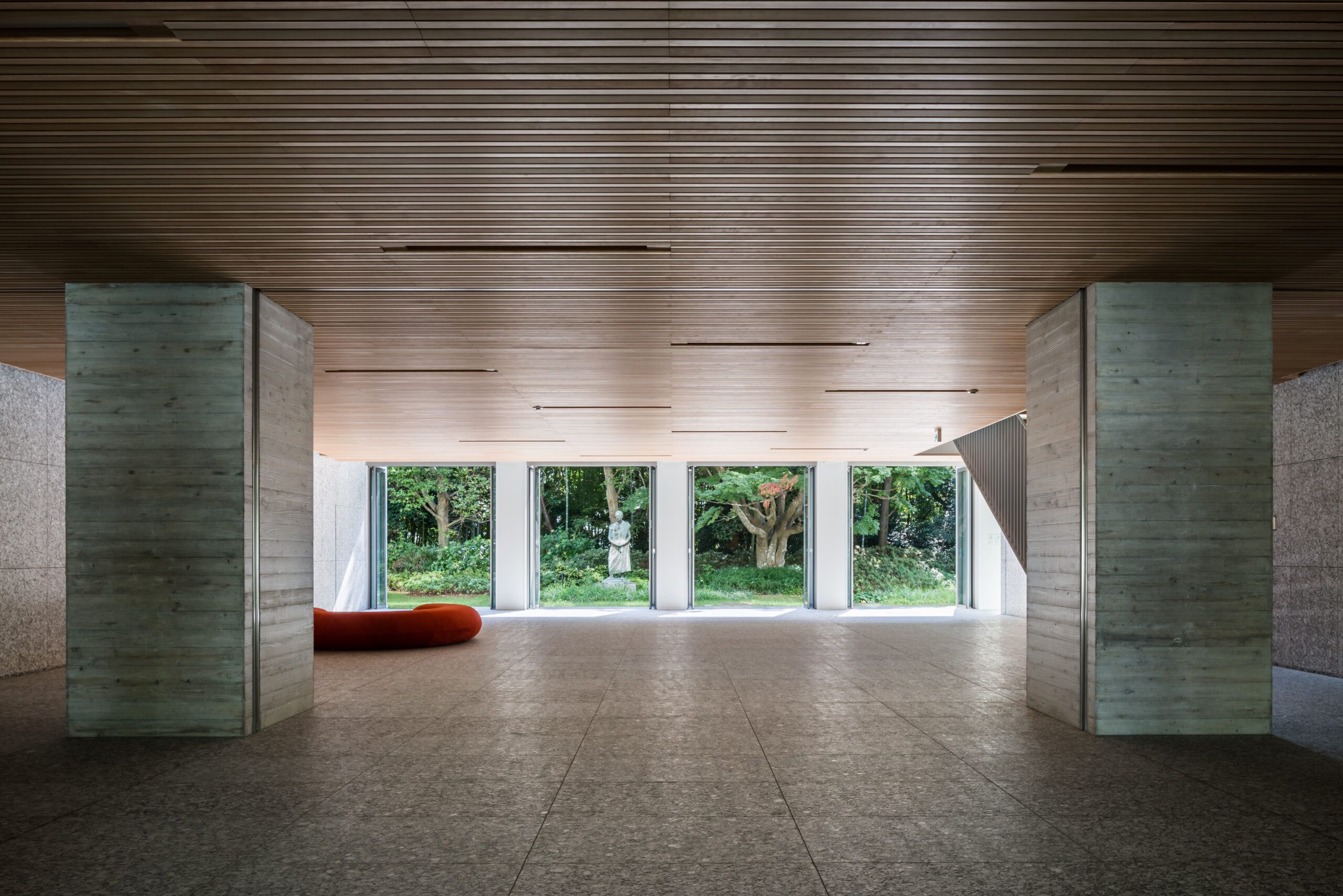 流通経済大学新２号館